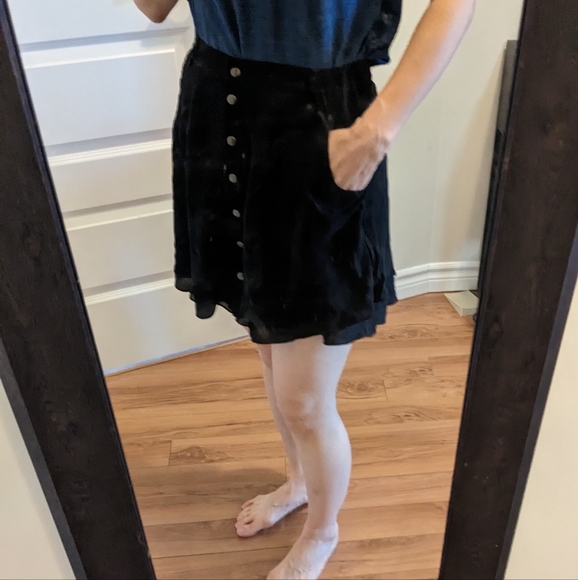 Club Monaco Silk100% skirt - Picture 4 of 4